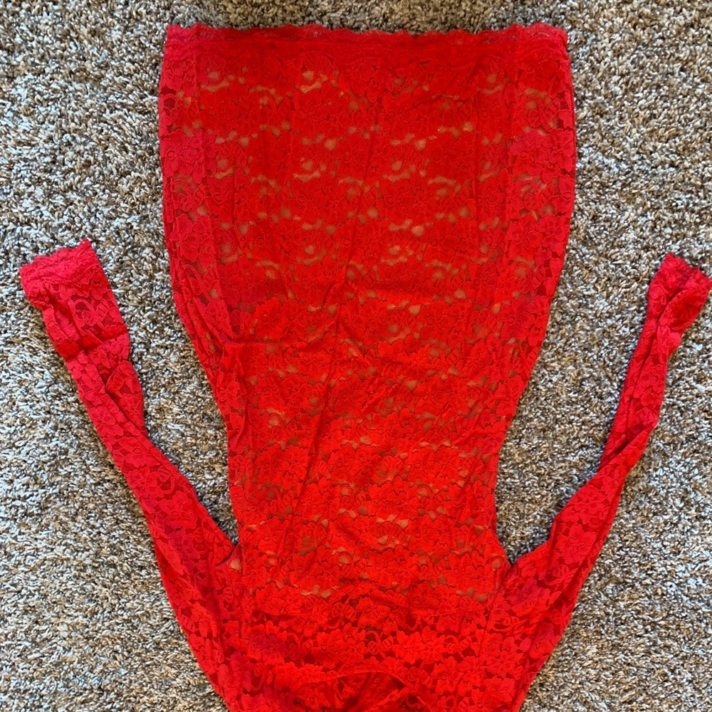 Red dress - Picture 3 of 4